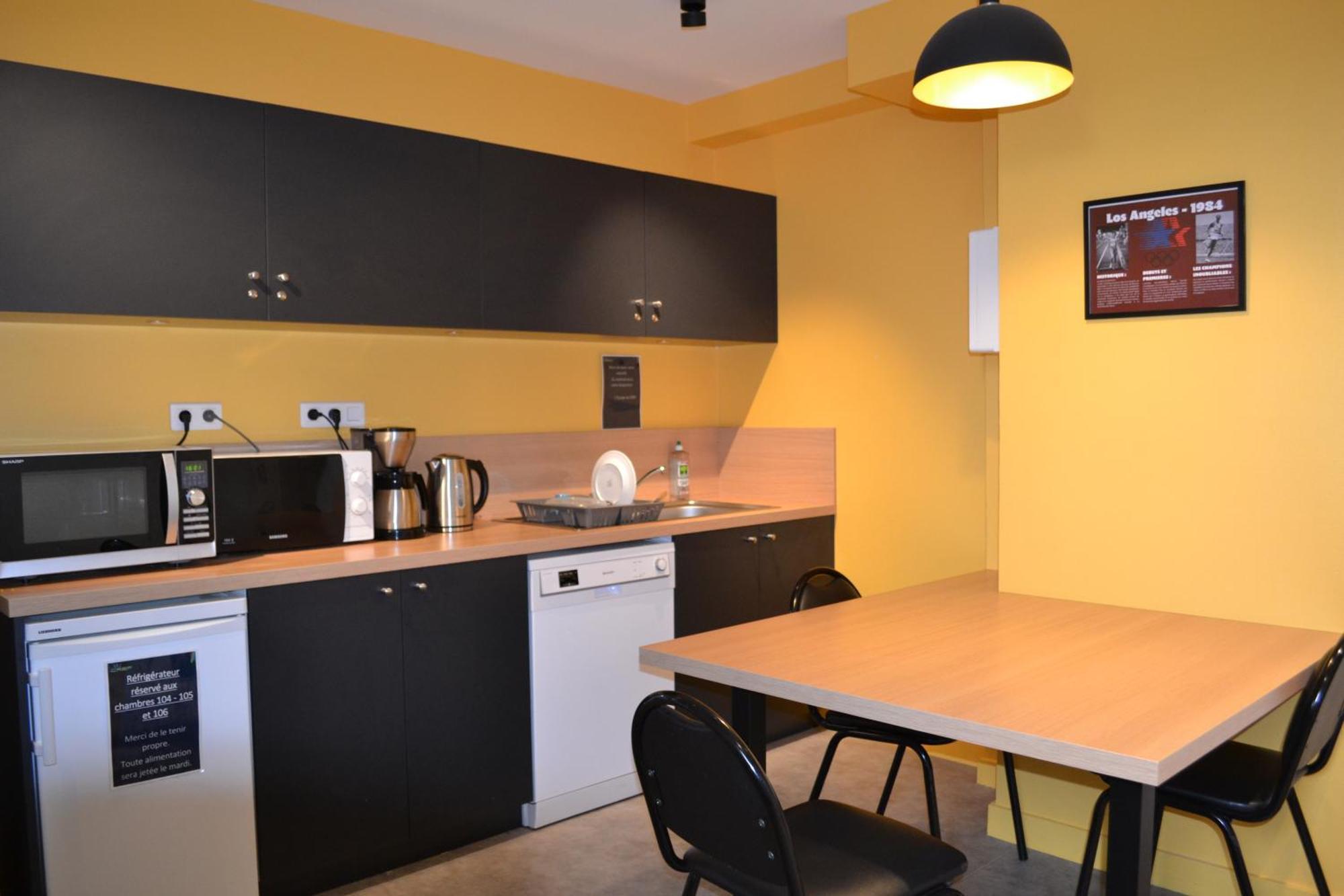 Centre International De Sejour Pansiyon Laval  Dış mekan fotoğraf